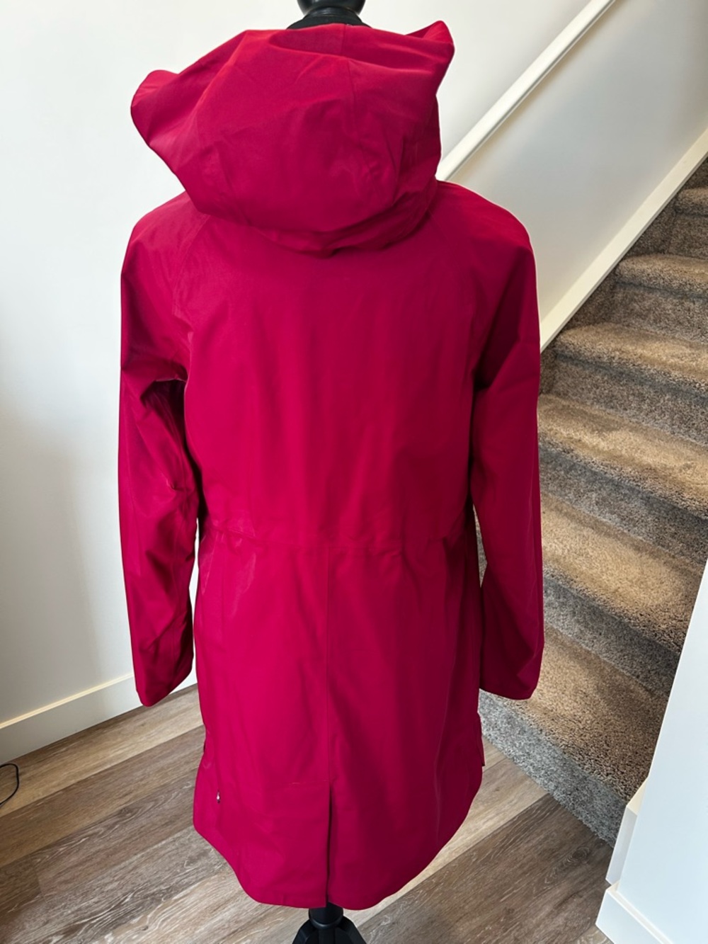 Lululemon Definitely Raining Jacket Cranberry - Picture 12 of 12
